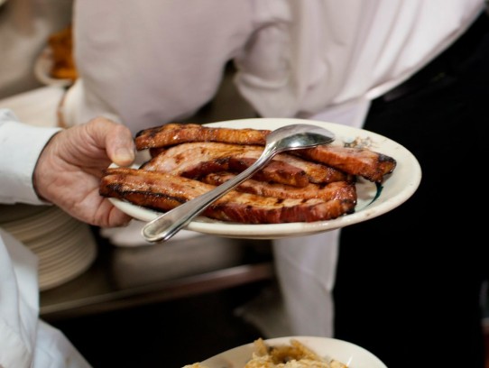  Exploring the Best of Peter Luger New York Prices: A Comprehensive Guide to Dining at This Iconic Steakhouse